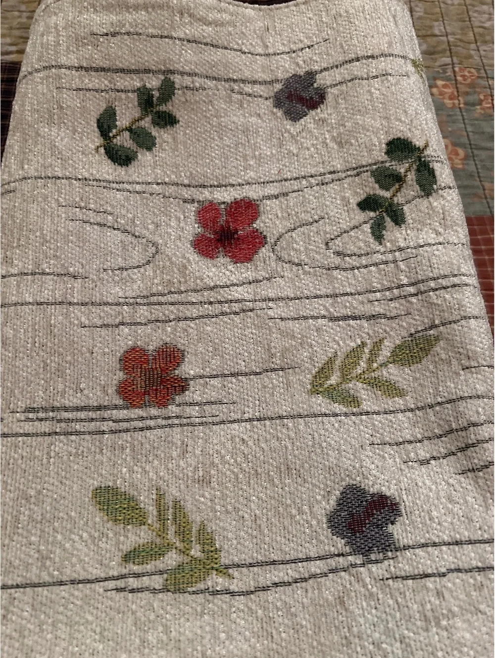 Decorative Table Runner and Placemats Set with Vintage Truck and Floral Design